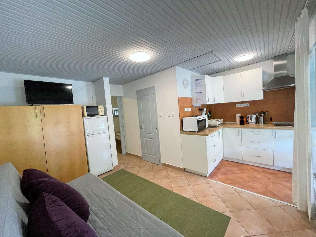 Iker Nyaralo Balatonfenyves Apartment Ngoại thất bức ảnh