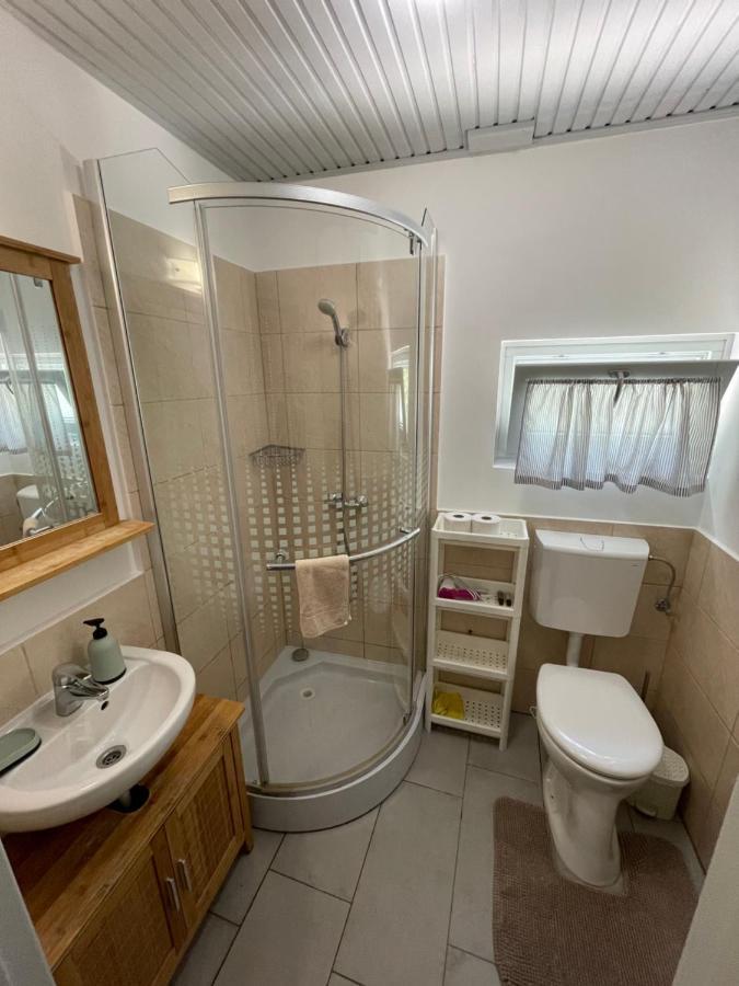 Iker Nyaralo Balatonfenyves Apartment Ngoại thất bức ảnh